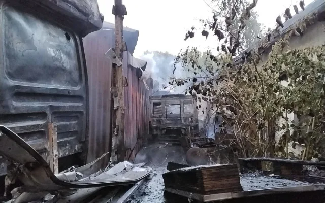 Hoří teplárna, obávali se Liberečtí. Šlo ale o požár náklaďáků a vraků v Košické