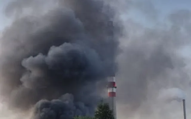 Hoří teplárna, obávali se Liberečtí. Šlo ale o požár náklaďáků a vraků v Košické