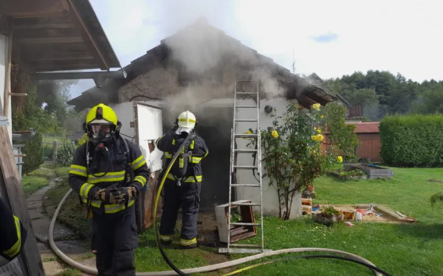 Hasiči vyjížděli poslední prázdninový víkend k 60 událostem. Loni jich řešili 30
