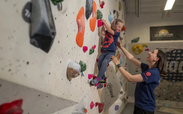 Od prvních kroků až po závody. Přijďte se seznámit s lezeckým klubem LK Boulder