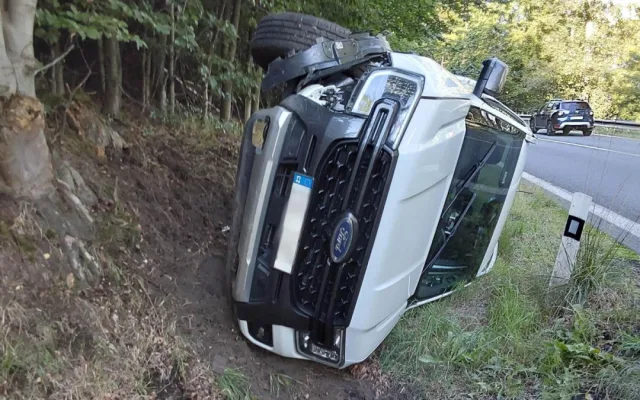Dopravní nehody, požáry či záchrana osob s AED. Hasiči vyjížděli o víkendu na 40x