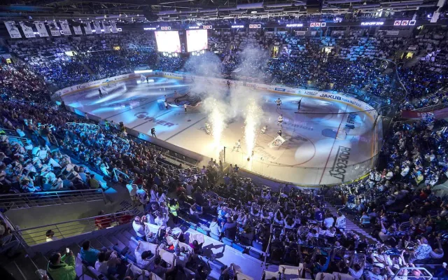 Home Credit arena slaví dvacet let. Hostila elitní tenis, hokej i hudební hvězdy