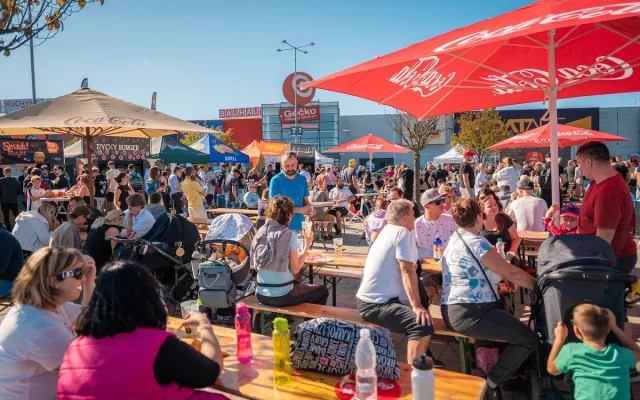 Burger Street Festival u Géčka: desítky burgerů a zábavná Fun zóna