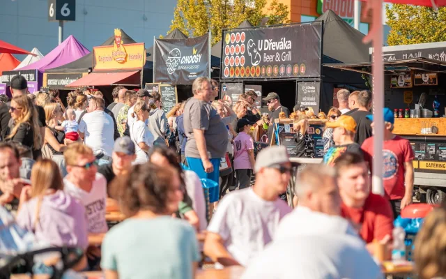 Burger Street Festival u Géčka: desítky burgerů a zábavná Fun zóna