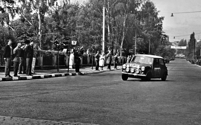 Snímek z Rallye Vltava z roku 1965.