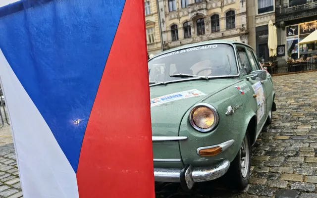 Stejně jako před 60 lety. V Liberci startovala Rallye Vltava, nechyběl ani tehdejší vítěz