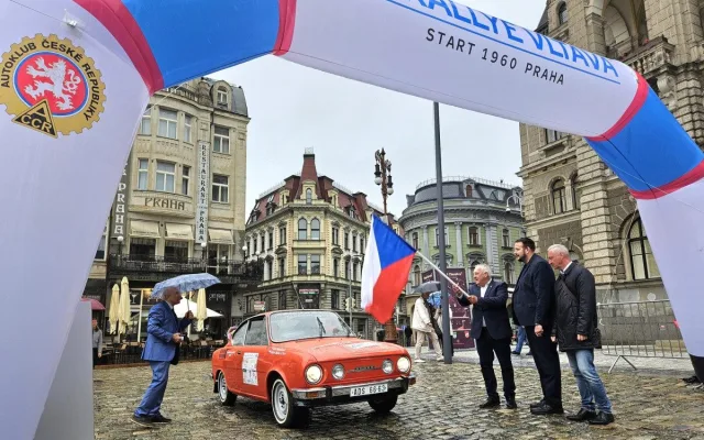 Stejně jako před 60 lety. V Liberci startovala Rallye Vltava, nechyběl ani tehdejší vítěz