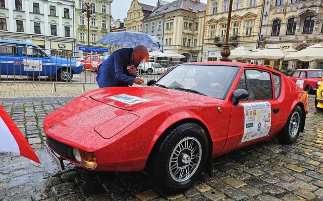 Stejně jako před 60 lety. V Liberci startovala Rallye Vltava, nechyběl ani tehdejší vítěz