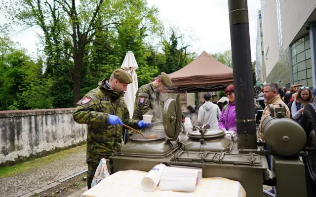 Army den v Liberci. Vojenská technika zaplní OC Nisa, nad městem proletí vrtulník