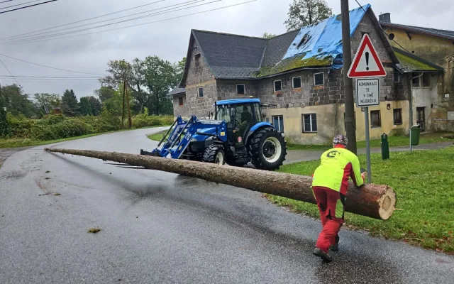 Příprava na Hasičskou noc pod Ještědem.