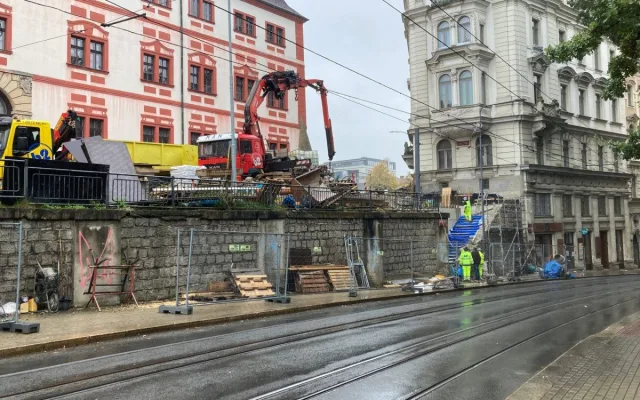 Omezení kvůli opravě schodiště u libereckého zámku potrvá až do konce listopadu
