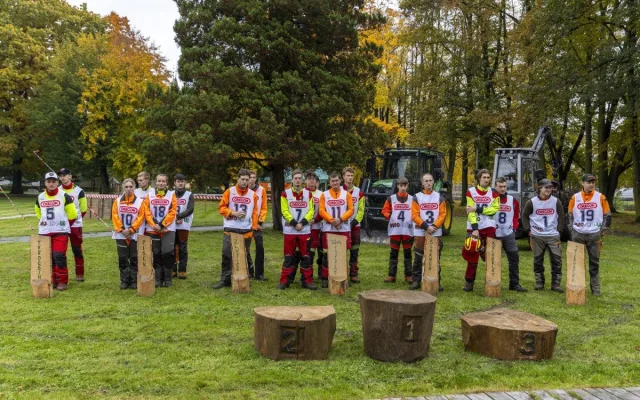 Frýdlantský park hostí soutěž středoškolských týmů Jizerský dřevorubec