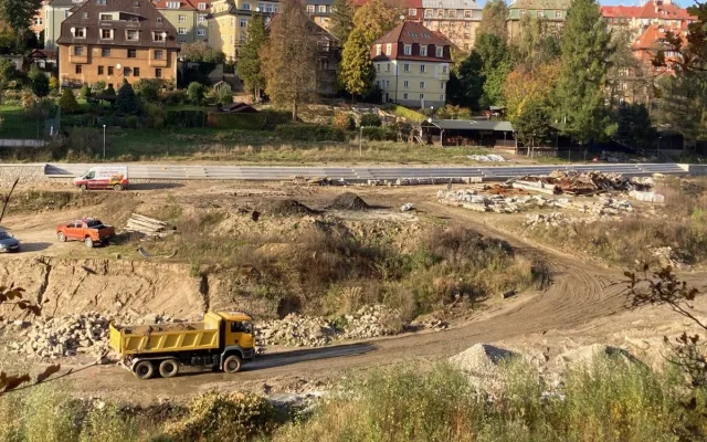 Úprava okolí přehrady v Liberci se protáhne, potrvá do začátku léta příštího roku