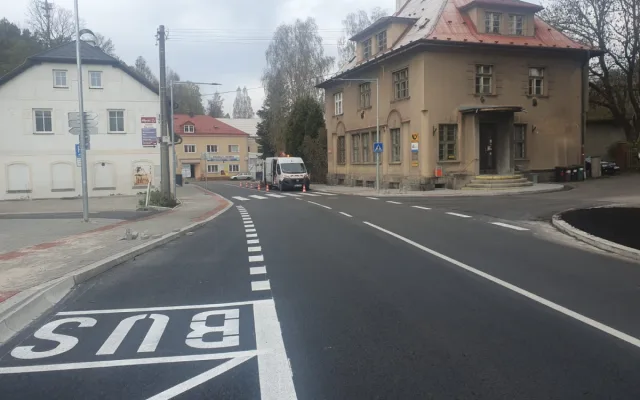 Kdy bude oficiálně opět průjezdná silnice přes Mníšek a Oldřichov? Vlastně už je