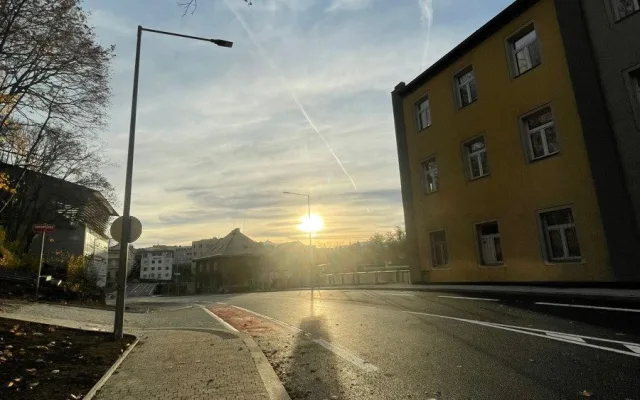 Silnice Nová Pastýřská je otevřená, měla by odvést část dopravy z centra