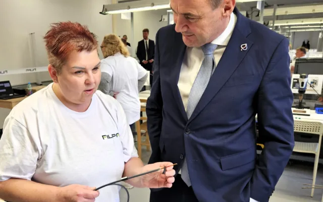 Společnost FILIPA dala zaměstnání hendikepovaným. Pracují v továrně na Frýdlantsku