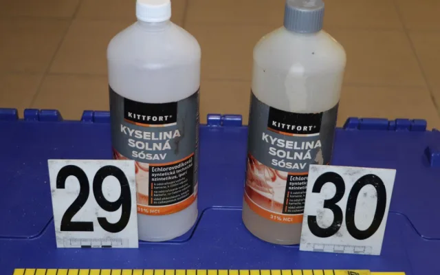 Liberecký TOXI tým rozbil síť výrobců pervitinu, kriminalisté zadrželi sedm lidí