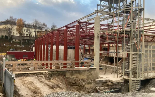 Aktuální podoba bazénu, který prochází rekonstrukcí.