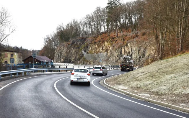 Obnova silnice u Benešova u Semil je hotová. Šlo o jeden z největších silničních projektů kraje