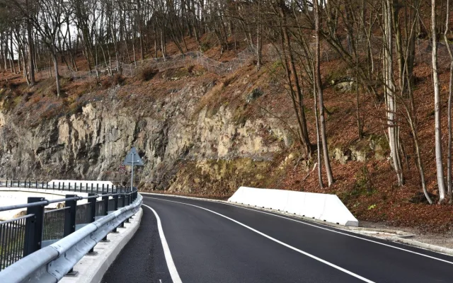 Obnova silnice u Benešova u Semil je hotová. Šlo o jeden z největších silničních projektů kraje