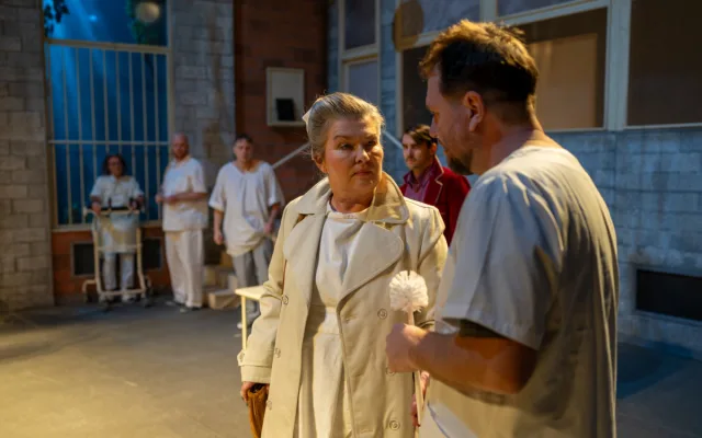V Malém divadle bude mít dnes premiéru slavné drama Přelet nad kukaččím hnízdem