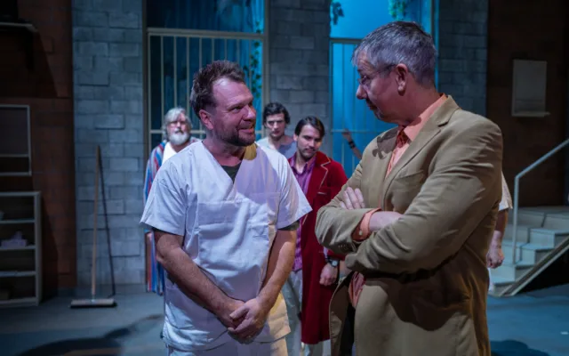 V Malém divadle bude mít dnes premiéru slavné drama Přelet nad kukaččím hnízdem