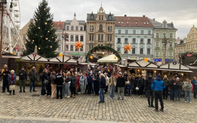 Prezident v Liberci. Zaujala ho nanovlákna, na radnici mluvil o pomoci Ukrajině