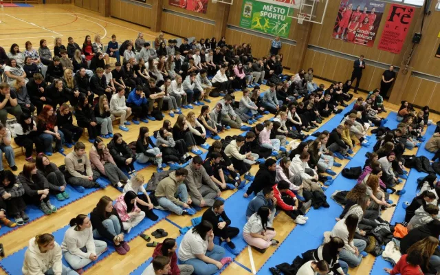 Co když válka dojde až k nám? Zeptal se na besedě v Jablonci student prezidenta