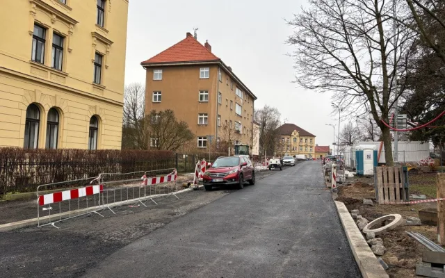 Uzavírka frekventované Vítězné ulice v Liberci skončí nejpozději v pátek