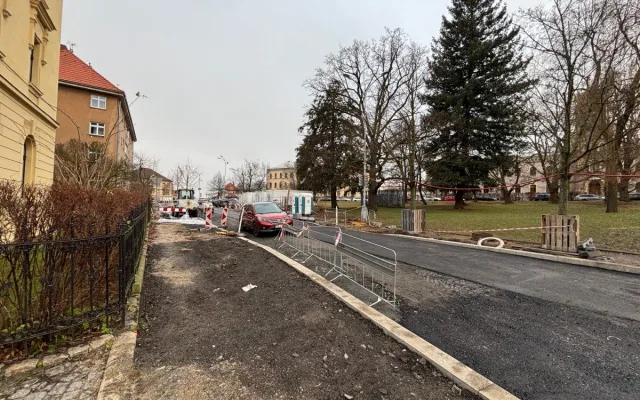 Uzavírka frekventované Vítězné ulice v Liberci skončí nejpozději v pátek