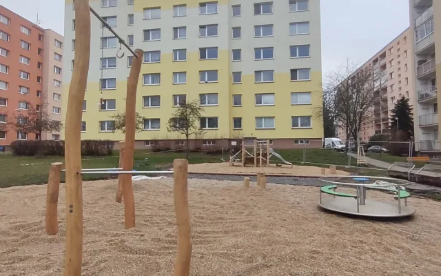 Investice do dětských hřišť v Liberci. Vznikla nová, stávající prošla obnovou
