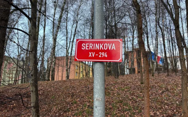 Rány sekyrou, lihový fix i punkové jméno ulice. Romská historie budí v Liberci emoce