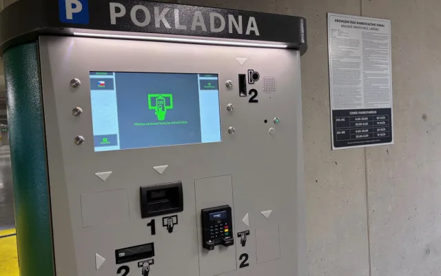 Parkovací dům liberecké nemocnice je v provozu. V šesti podlažích nabízí 338 míst