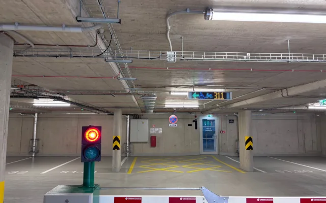 Parkovací dům liberecké nemocnice je v provozu. V šesti podlažích nabízí 338 míst