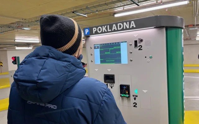 Parkovací dům liberecké nemocnice je v provozu. V šesti podlažích nabízí 338 míst
