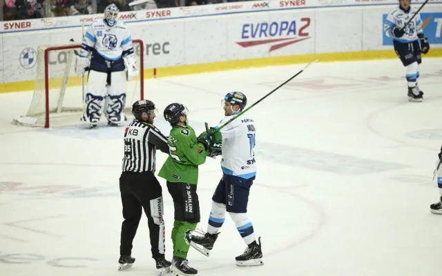 Tygři vybojovali derby. Mladou Boleslav skolil v nájezdech Lenc