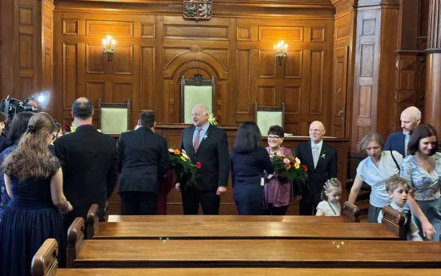 Dvojitá zlatá svatba sester z Liberce. Nechyběly slzy dojetí, tradiční ano ani prstýnky