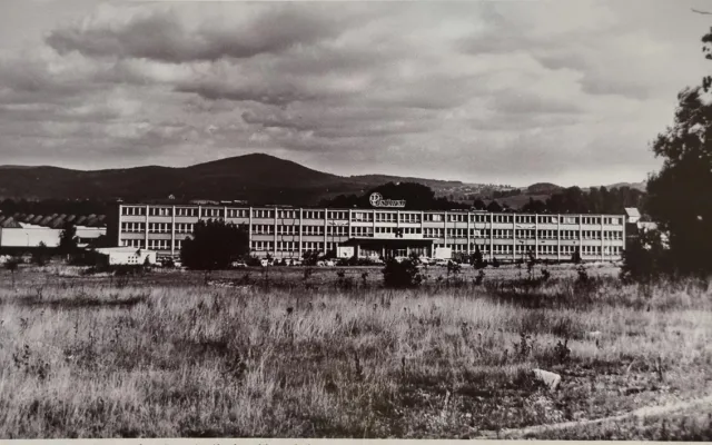O Plastimatu k Magně. Společnost slaví 80 let. Hledá dobové fotografie