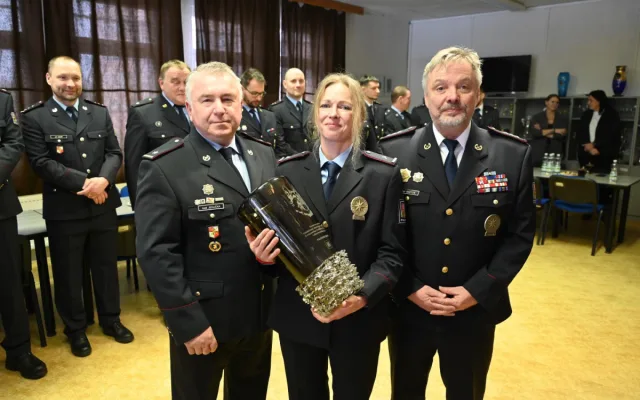 Policistka a psí parťák zachránili loni dva sebevrahy. Teď vyhráli titul Psovod roku