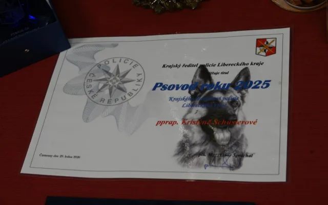 Policistka a psí parťák zachránili loni dva sebevrahy. Teď vyhráli titul Psovod roku