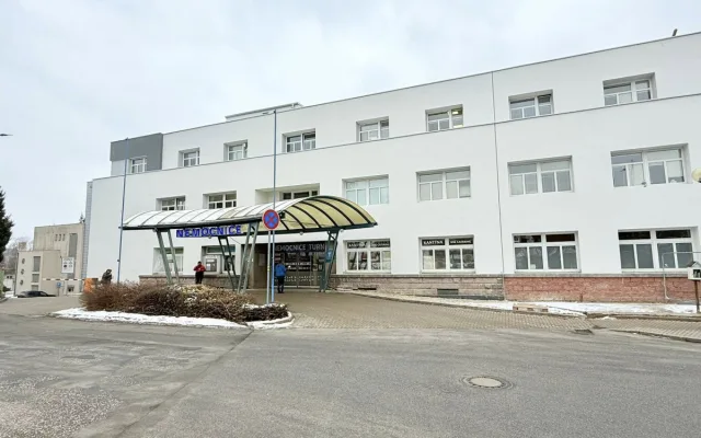 V turnovské nemocnici roste nový pavilon, umožní rozšířit jednotku intenzivní péče