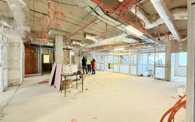 V turnovské nemocnici roste nový pavilon, umožní rozšířit jednotku intenzivní péče