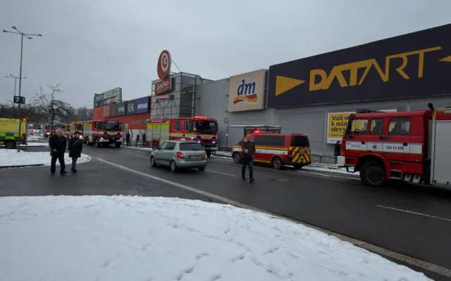 Požár v libereckém Géčku. V elektru hořelo, pět lidí se nadýchalo kouře