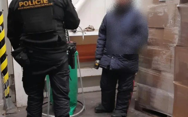 Neproklouzne ani myš. Na kontroly cizinců v České Lípě dohlížely z výšky drony