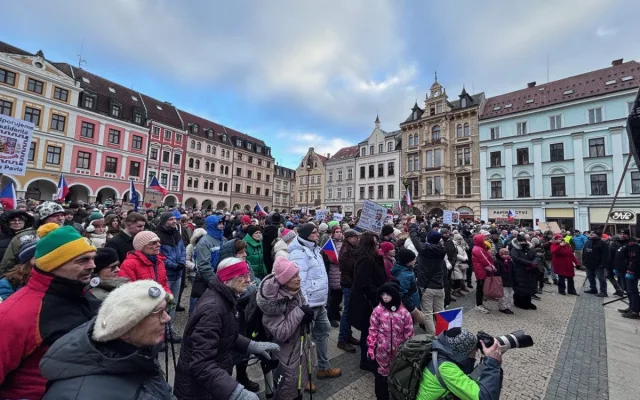 Podpořit prezidenta a demokracii přišlo v Liberci na dva tisíce lidí