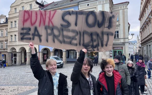 Podpořit prezidenta a demokracii přišlo v Liberci na dva tisíce lidí