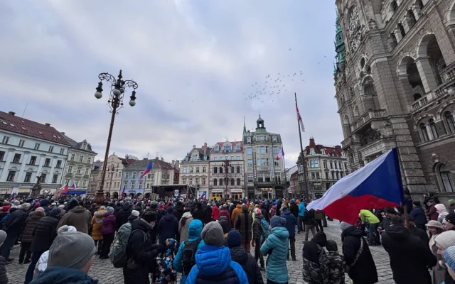 Podpořit prezidenta a demokracii přišlo v Liberci na dva tisíce lidí