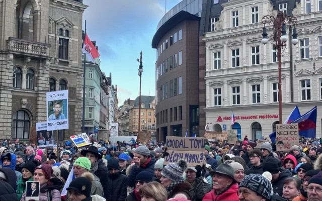 Podpořit prezidenta a demokracii přišlo v Liberci na dva tisíce lidí