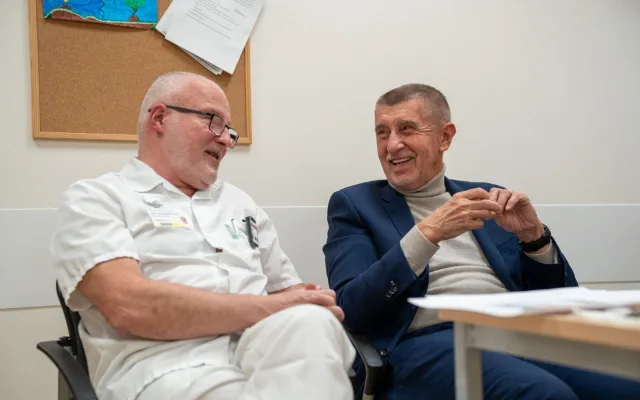 Babiš a Vojtěch v liberecké nemocnici. Premiér ukázal snímek rakoviny prostaty