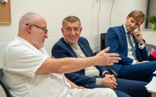 Babiš a Vojtěch v liberecké nemocnici. Premiér ukázal snímek rakoviny prostaty